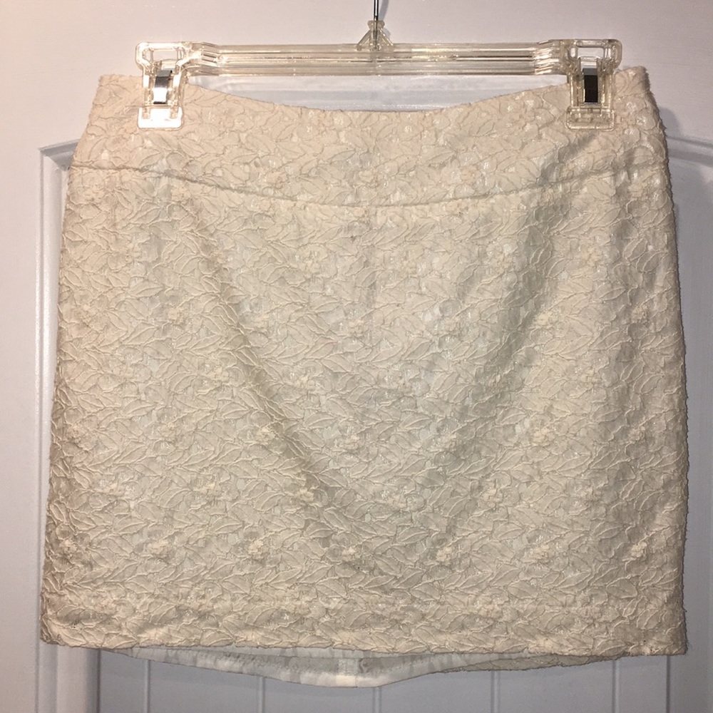 Lace mini skirt